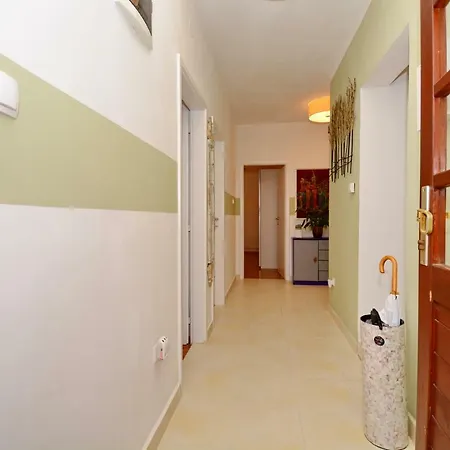 Space Apartment *